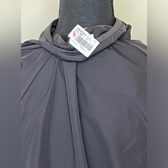 Helly Hansen - The Stratos Jacket Sz M “Pack n’ go” Lightweight Windbreaker - Picture 3 of 16